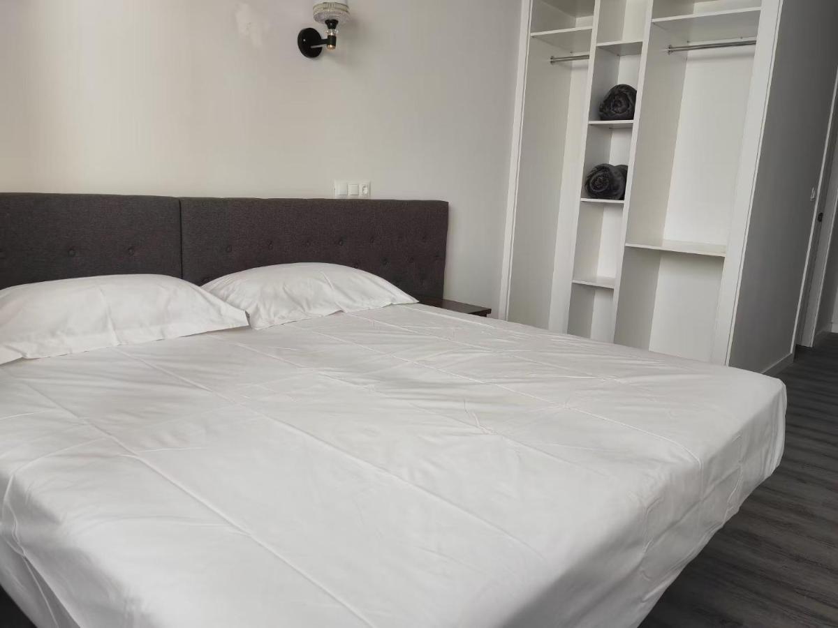 Hostal Golden 21*** Madrid Kültér fotó
