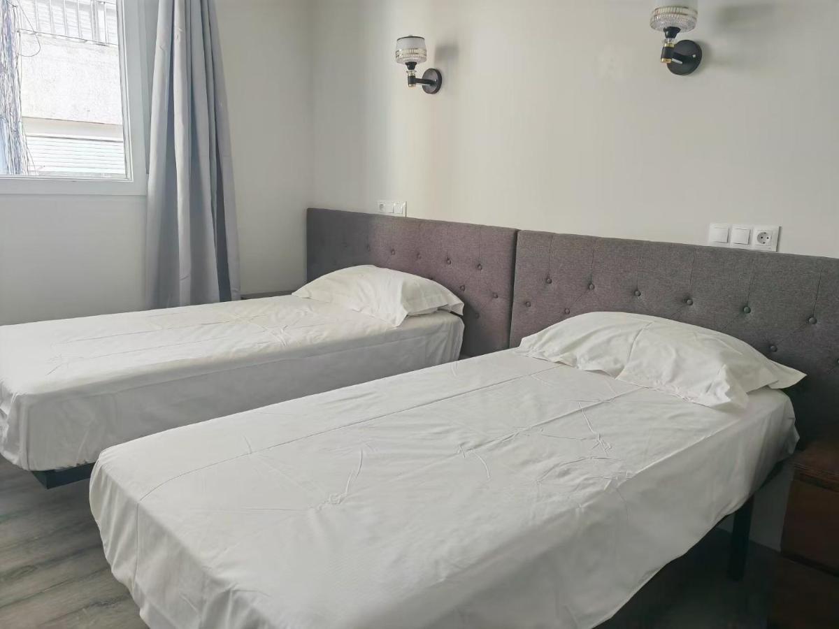 Hostal Golden 21*** Madrid Kültér fotó