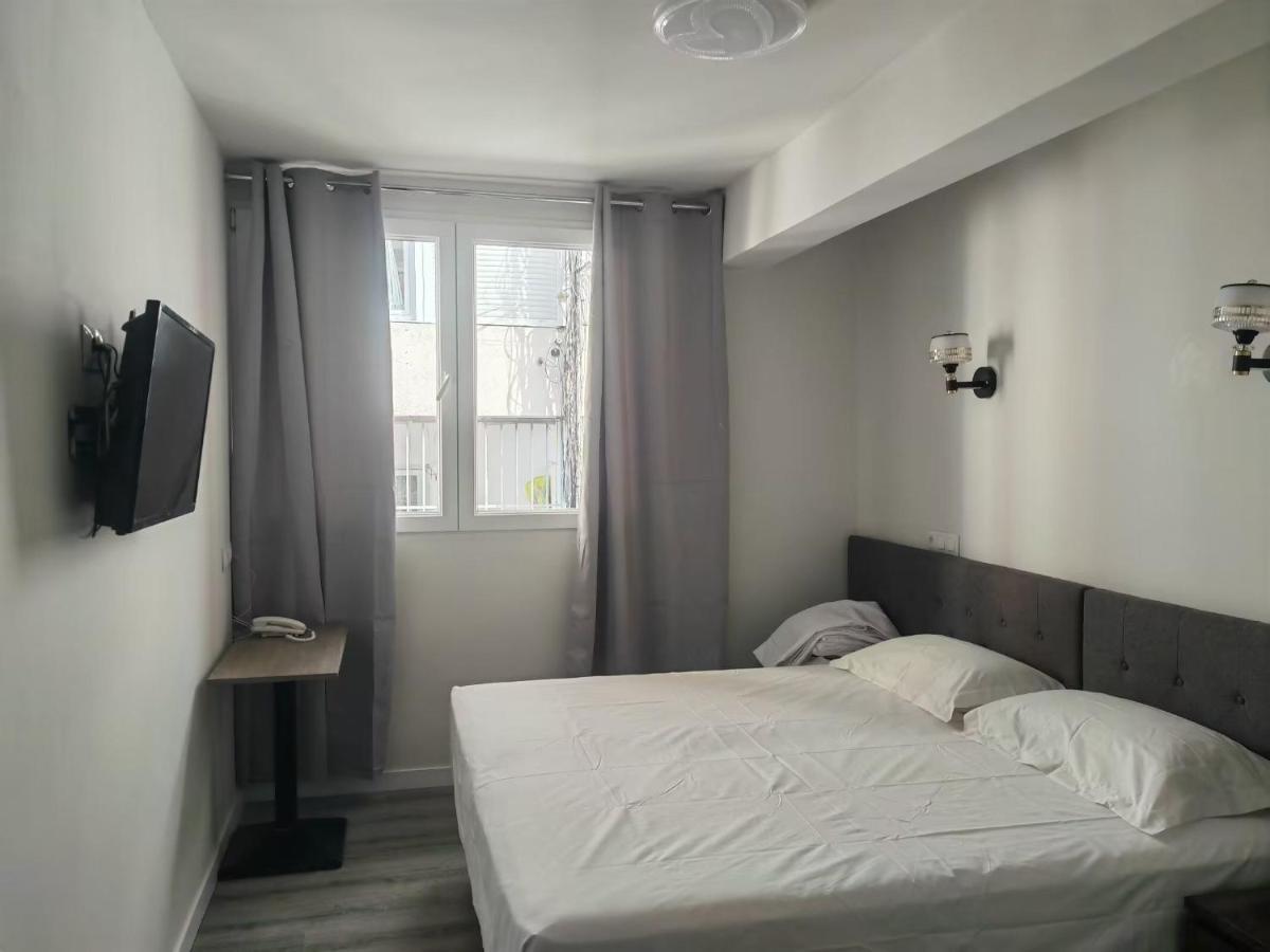 Hostal Golden 21*** Madrid Kültér fotó