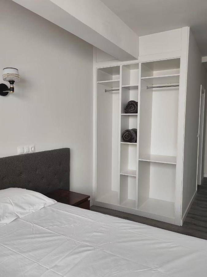 Hostal Golden 21*** Madrid Kültér fotó